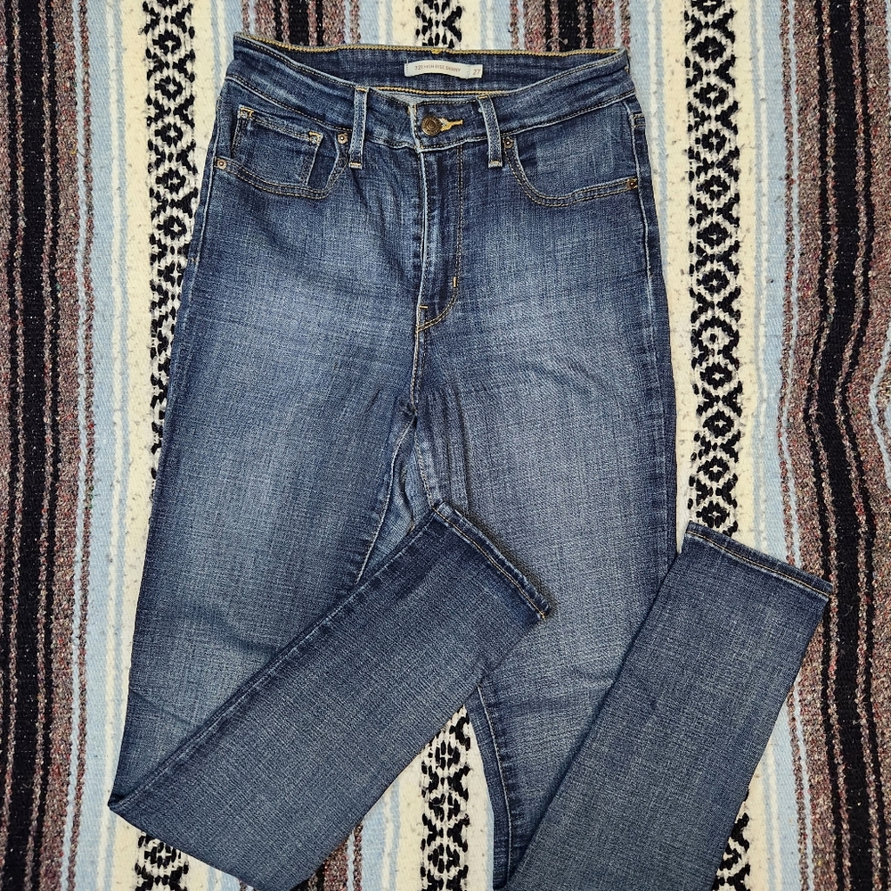 Levis 711 High Rise Skinny Jeans
